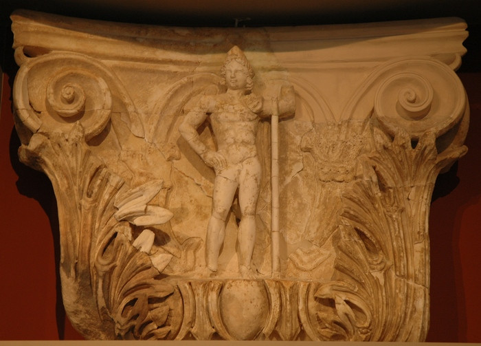Thessaloniki, Palace of Galerius, Capital with one of the Dioscuri