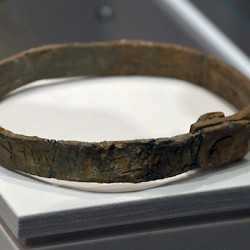 Bulla Regia, Slave collar