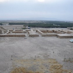 Persepolis, Tomb of Artaxerxes II Mnemon, Platform