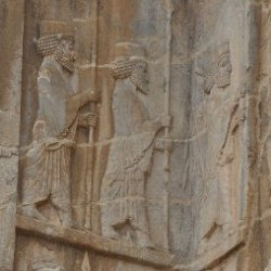 Tomb of Artaxerxes III, soldiers