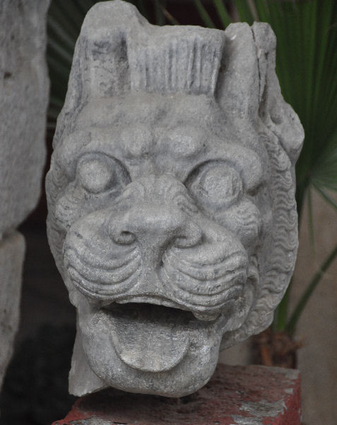 Belevi, Mausoleum, lion