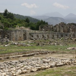 Tlos, Agora