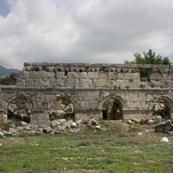 Tlos, Portico