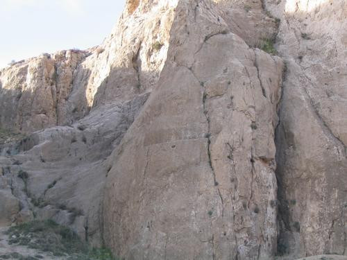Naqš-e Rustam, Unfinished relief