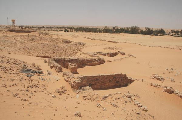 Bu Njem, Baths