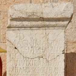 Apamea, Tombstone of Magnus Matto, soldier of II Parthica