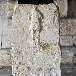 Apamea, Tombstone of Septimius Mucapor, soldier of II Parthica