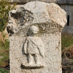Apamea, Tombstone of an unknown soldier of II Parthica
