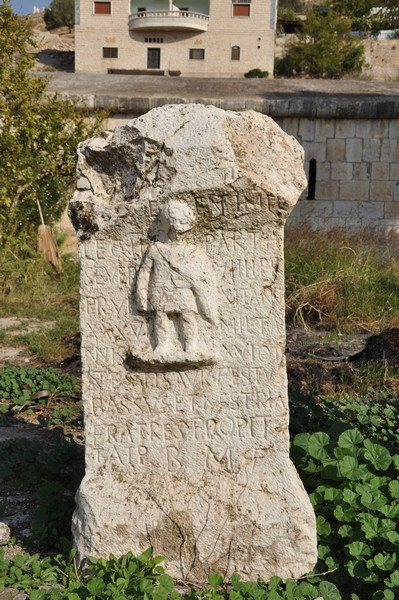 Apamea, Tombstone of an unknown soldier of II Parthica
