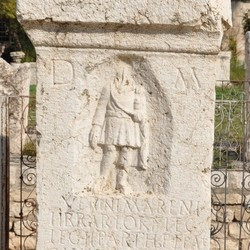 Apamea, Tombstone of Verinus Marinus, librarian of II Parthica