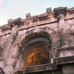 Nemausus, Amphitheater, Arch