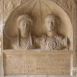 Nemausus, Tombstone of a priestess and an officer of VI Victrix