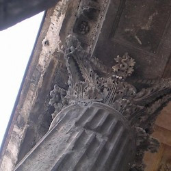 Nemausus, Maison Carrée, Corinthian capital