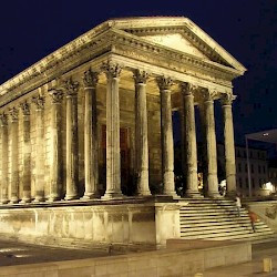 Nemausus, Maison Carrée at night