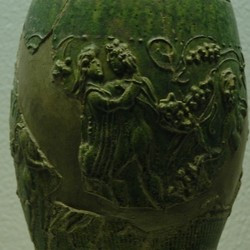 Neuss, Koelnerstrasse, Vase with two lovers