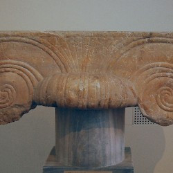Oropos, Aeolian-Ionic capital