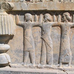 Persepolis, Hall of 100 Columns, Relief of carriers