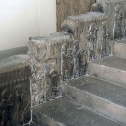 Persepolis, Tripylon, Staircase