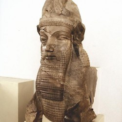 Persepolis, Tripylon, Lamassu capital