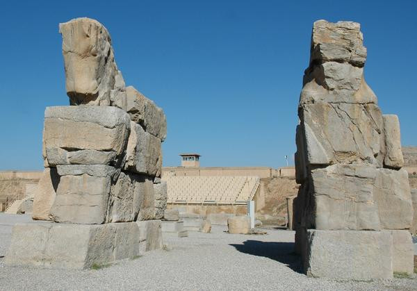 Persepolis, Unfinished Gate, Bulls