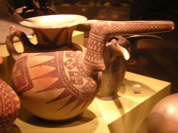 Tepe Sialk, Early first millennium beak pot