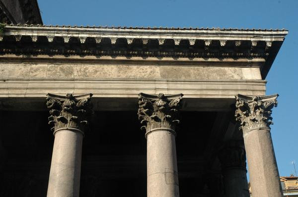 Rome, Pantheon, The perfectly preserved eastern capitals
