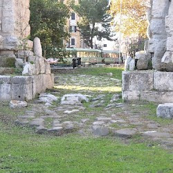 Porta Maggiore, pavement