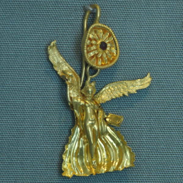 Tarentum, Pendant (Nike)