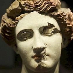 Tarentum, Head of goddess
