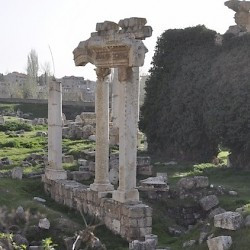 Baalbek, Bustan al-Khan