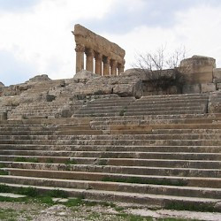 Baalbek, Temple of Jupiter, Shrine, Stairs