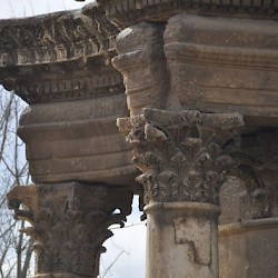 Baalbek, Temple of Venus, Capitals