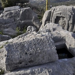 Machnaqa, Tomb and reliefs