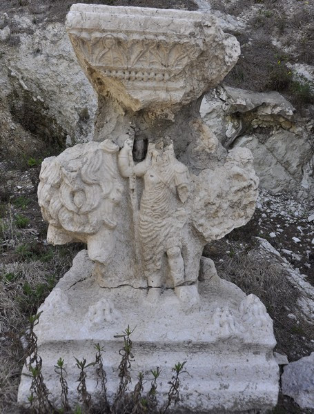 Niha, Altar with lions, dedicated to a female deity (Atargatis)