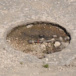 Niha, Small temple, Sewer
