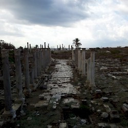 Tyre, City, Octagonal building, Surrounding portico on the southeastern side