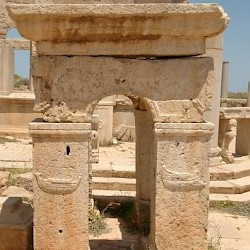 Lepcis Magna, Macellum, miniature arch