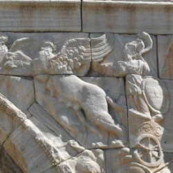 Oea, Arch of Marcus Aurelius, NW, Chariot drawn by sphinxes