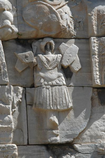 Oea, Arch of Marcus Aurelius, northwest, trophee