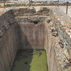 Emporiae, Cistern in the macellum