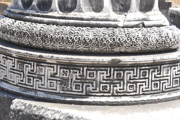 Didyma, Temple of Apollo, entrance, column base
