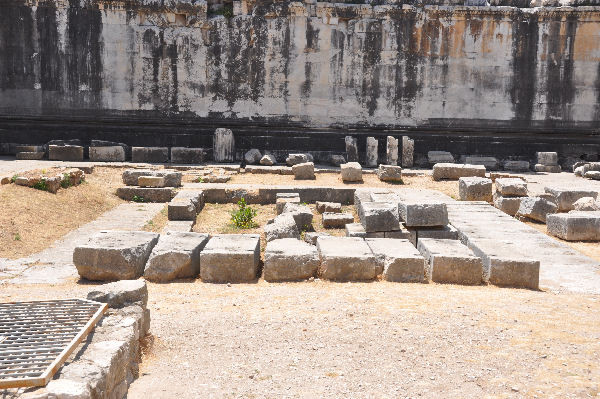 Didyma, Temple of Apollo, naiskos