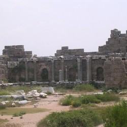 Side, State agora