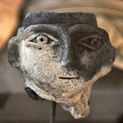 Troy VI, Burnt idol
