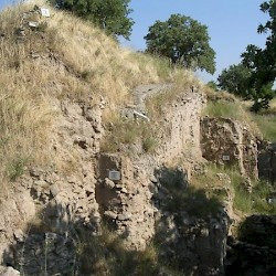 Troy III-V, Walls