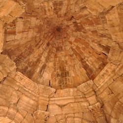 Cyrrhus, Hexagonal mausoleum, ceiling