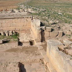 Cyrrhus, South gate