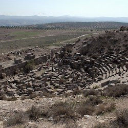 Cyrrhus, Theater