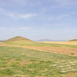 Bin Tepe, Two funeral mounds
