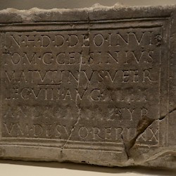 Strasbourg-Koenigshoffen, Second-century Mithraic relief, Dedication of a repainting